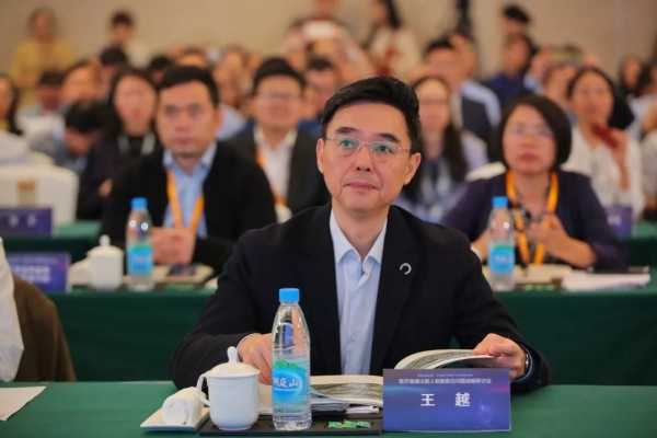 江苏省药监局局长王越