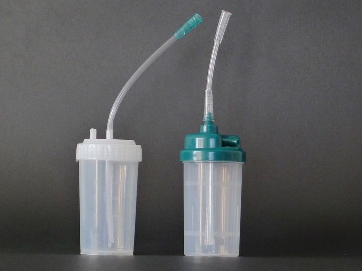 一次性使用氧气湿化瓶.jpg 一次性使用氧气湿化瓶.jpg